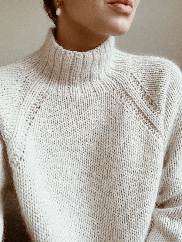 Cable-knit women's sweaterSweater No. 9 - FRANÇAIS