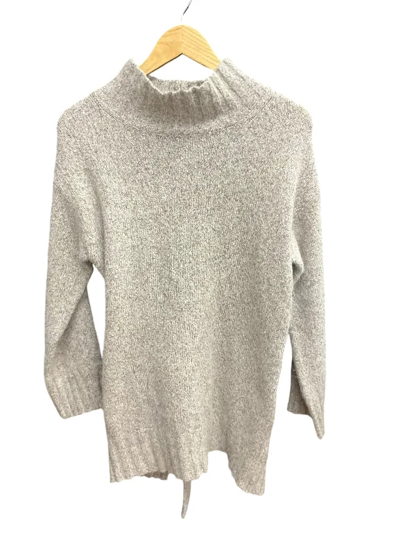 Elegant women's sweaterSweater By Clothes Mentor In Taupe, Size: S