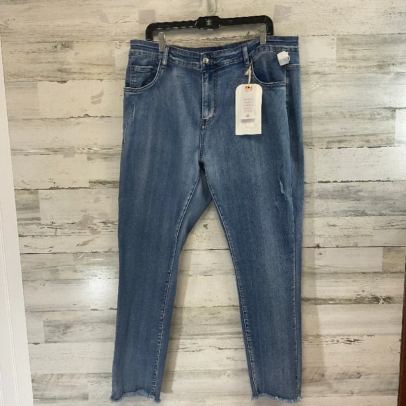 Stretch denim jeans with a low rise and fitted legs for a modern lookJeans Straight By Coco And Carmen In Blue Denim, Size: Xxl