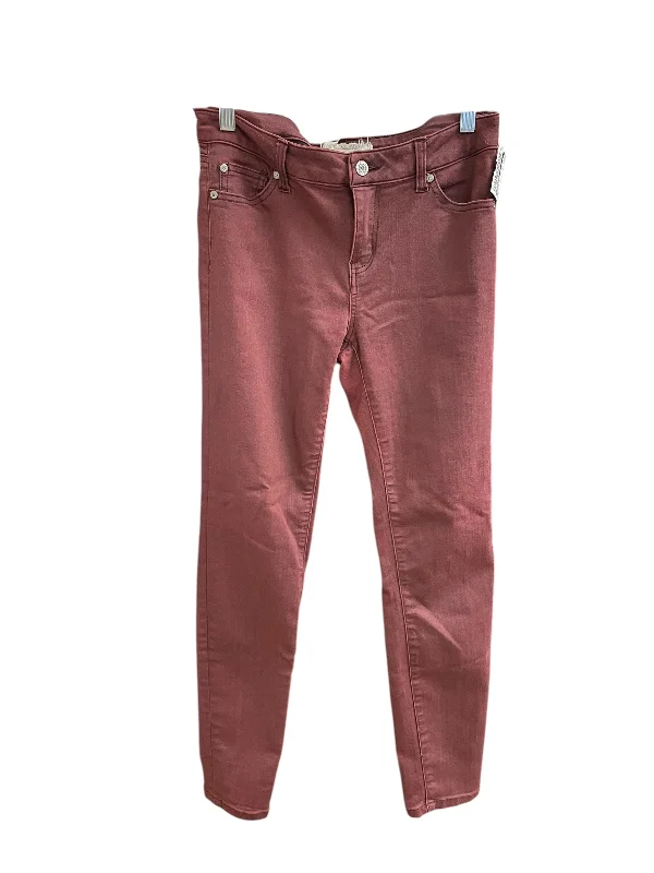 Jeans with a distressed and bleached finish combined with embroidery for a bold and trendy lookJeans Skinny By Altard State In Maroon, Size: 8