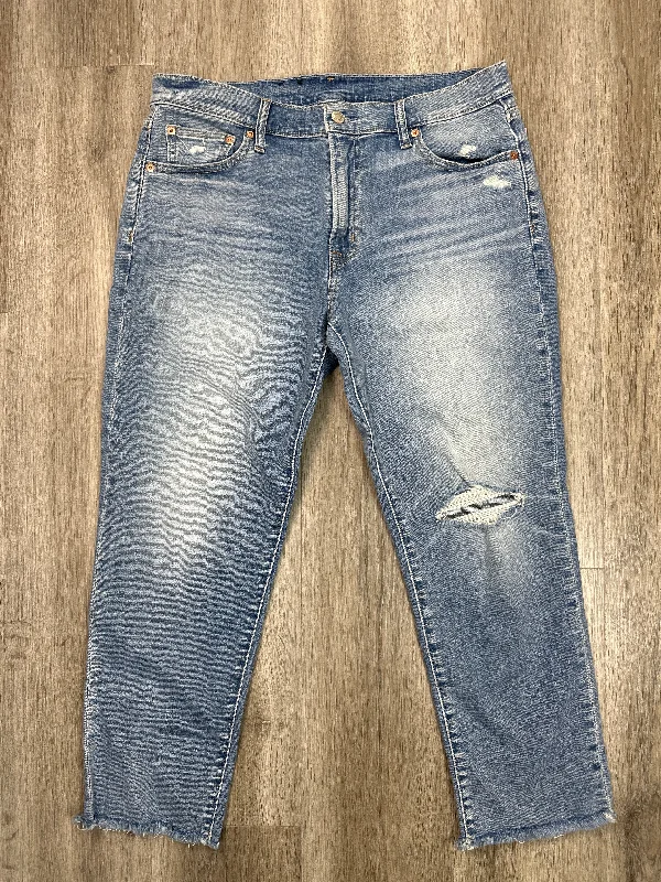 Jeans with distressing at the thighsJeans Boyfriend By Gap In Blue Denim, Size: 10